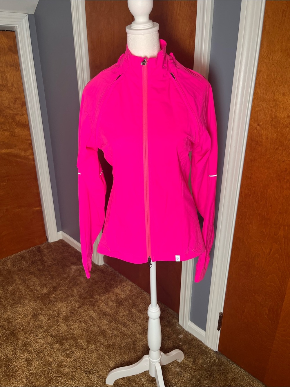 Specialized Women’s Bright Pink Zip-Front Utility Jacket. Size small.